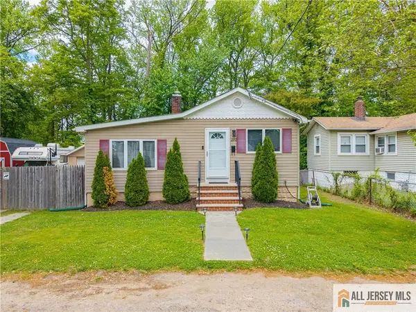 -260 Greenwood Drive, Old Bridge, NJ 07735