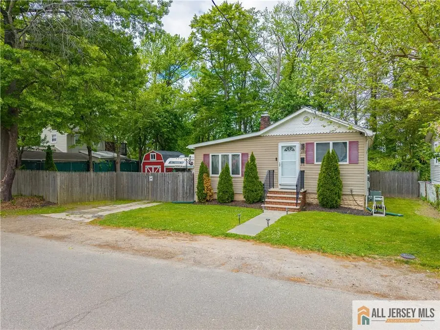 -260 Greenwood Drive, Laurence Harbor, NJ 07735 - #2