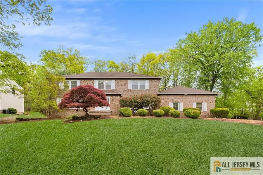 -12 Woodgate Drive, Kendall Park, NJ 08852 - #2