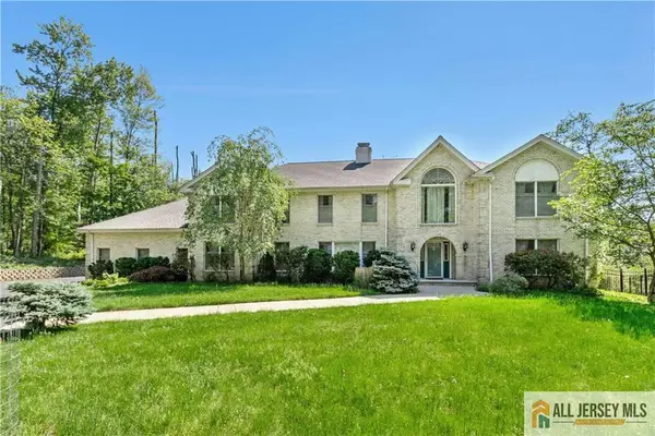 -60 Evergreen Lane, Watchung, NJ 07069