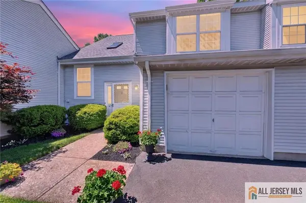-147 Picadilly Place, Franklin, NJ 08873