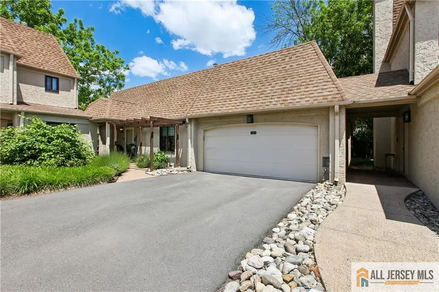 -2 Park Gate Drive #1002, Edison, NJ 08820 - #3
