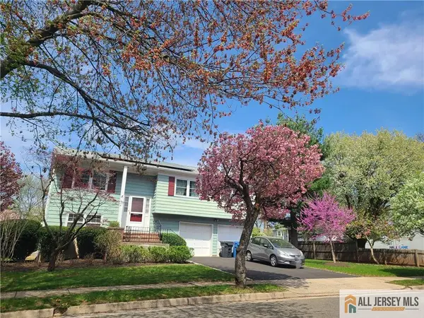 -8 Windy Hill Road, Metuchen, NJ 08840