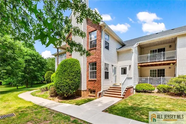 -343 Bowler Court, Piscataway, NJ 08854