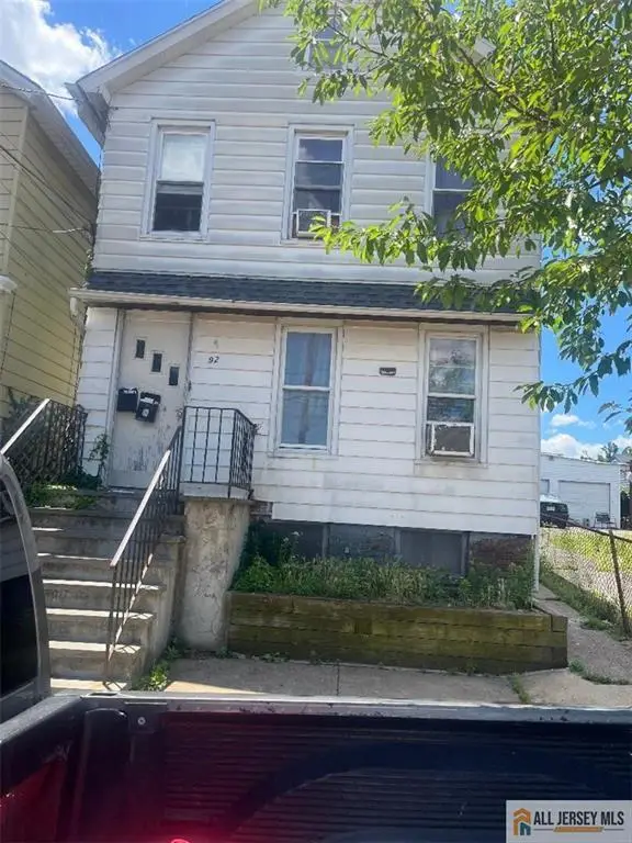 -92 Redmond Street, New Brunswick, NJ 08901