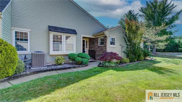 -23 Bedfordshire Drive, Monroe, NJ 08831