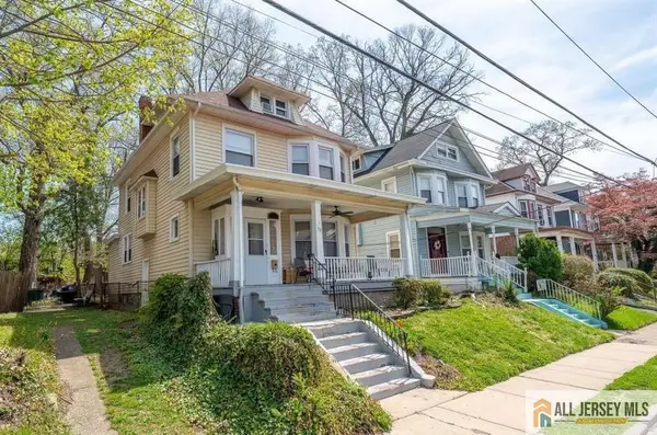 -28 Oak Lane, Trenton, NJ 08618
