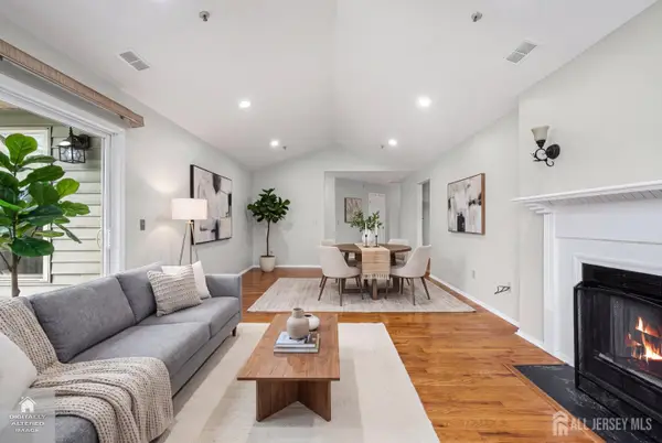 -351 Ventnor Court, Piscataway, NJ 08854
