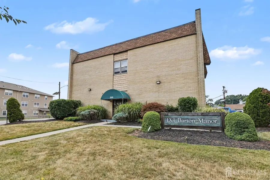 -300 W Munsell Avenue W #CC5, Linden, NJ 07036 - #2
