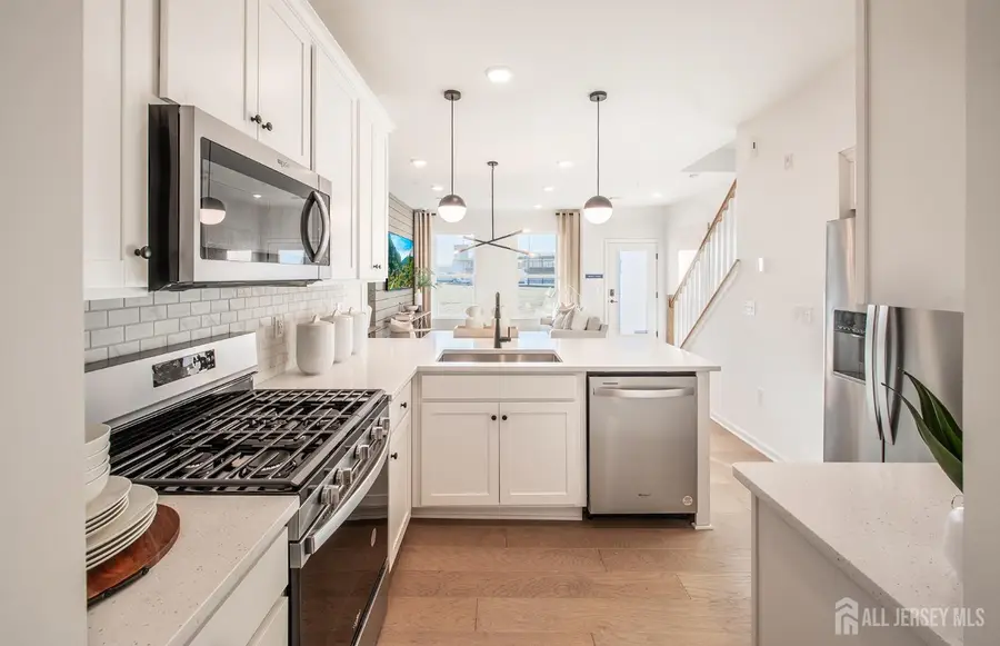 -914 E District Boulevard, New Brunswick, NJ 08901 - #3