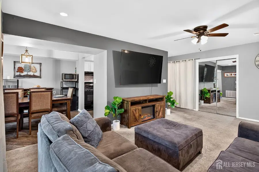 -248 Alpine Way #B, Woodbridge, NJ 07095 - #2