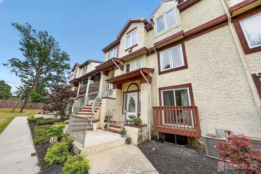 -109 Michaels Court, Woodbridge, NJ 07095 - #3