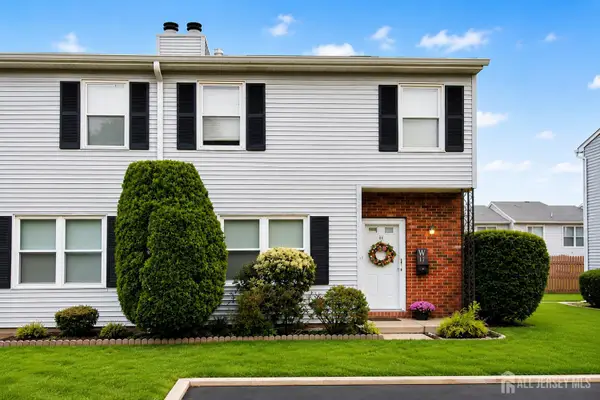 -14 Dogwood Court, Jamesburg, NJ 08831