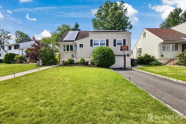-42 Mildred Lane, Fords, NJ 08863