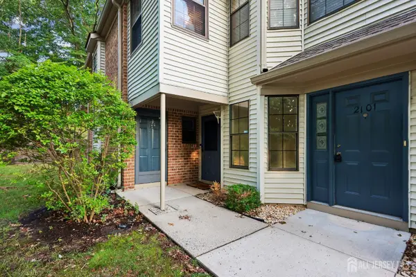 -2104 Bayhead Drive, Sayreville, NJ 08859