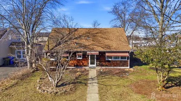 -77 W Arthur Place, Iselin, NJ 08830