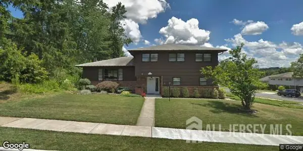 -52 Embroidery Street, Sayreville, NJ 08872
