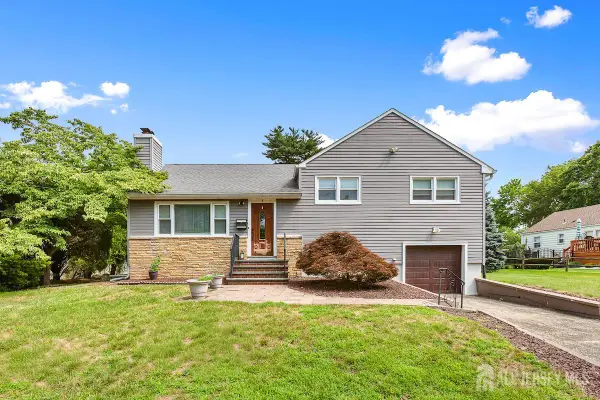 -4 Lynbrook Place, East Brunswick, NJ 08816