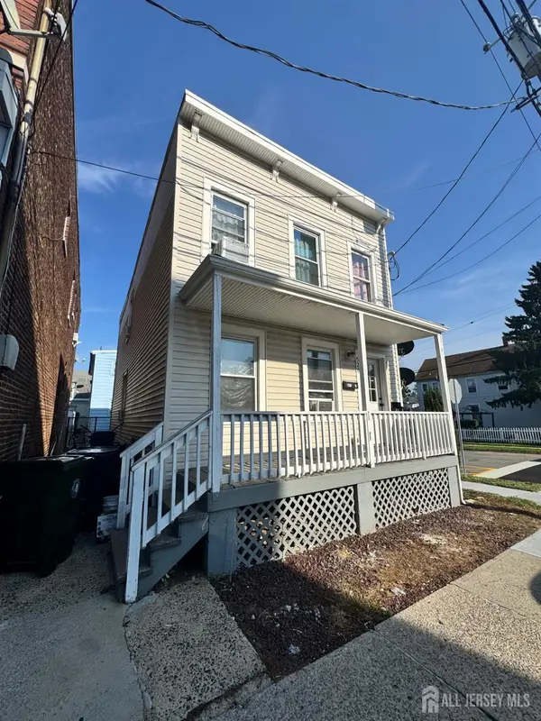 -520 Johnstone Street, Perth Amboy, NJ 08861