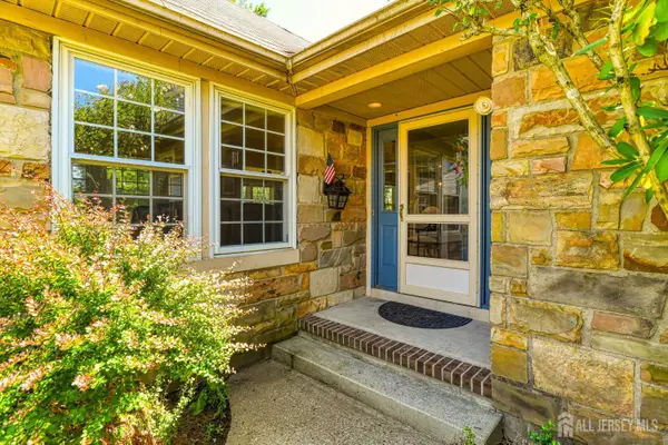 -1 Alexander Hamilton Court, Monroe, NJ 08831