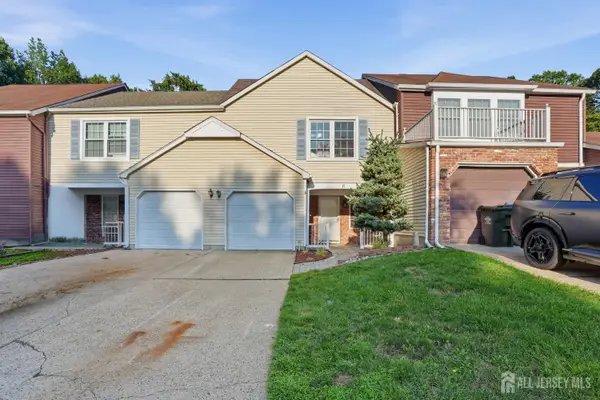 -6 Killington Court, Old Bridge, NJ 08857