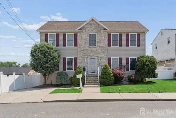 -130 Clauss Street, Carteret, NJ 07008