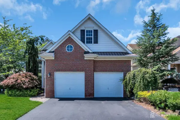 -10 Nappa Court, Monroe, NJ 08831