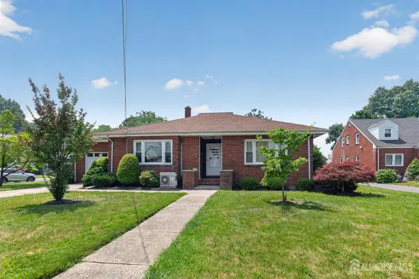 -952 Cranbury Cross Road, North Brunswick, NJ 08902