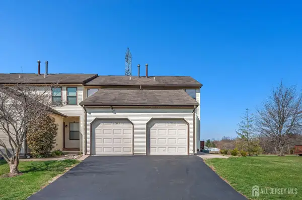 -233 Spruce Court, Flemington, NJ 08822