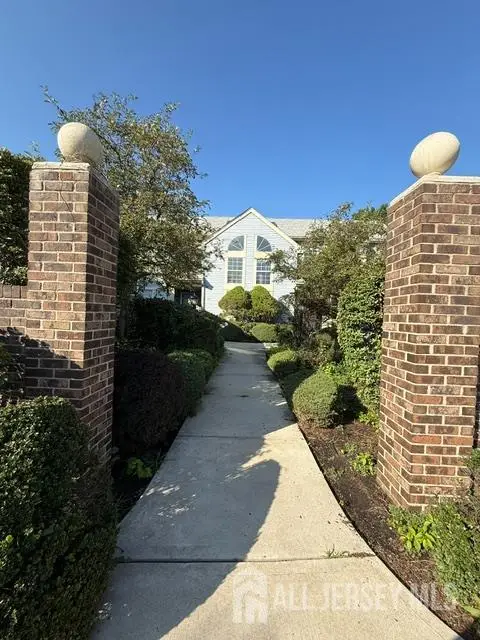 -1 Truro Drive #F, Monroe, NJ 08831