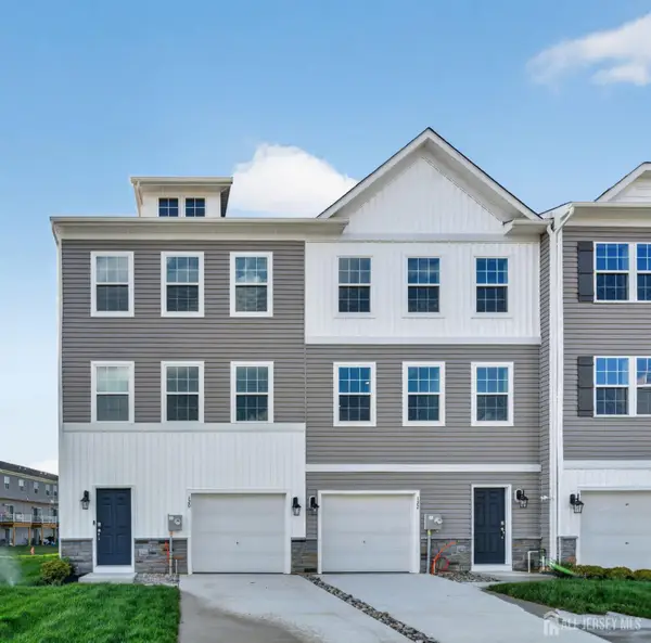 -120 Essex Drive, Winslow, NJ 08081