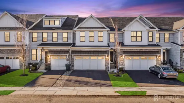-23 Clover Lane, Monroe, NJ 08831