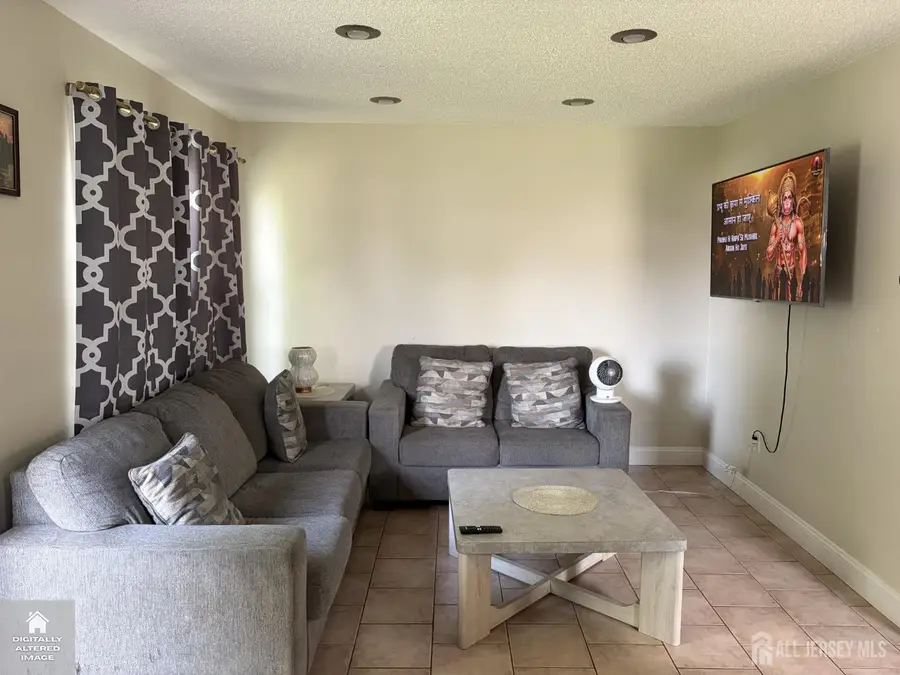-10 Holmes Street #A, Carteret, NJ 07008 - #3