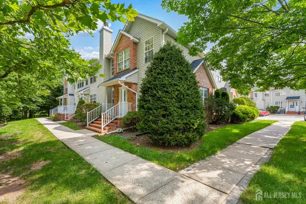 -262 Retta Court, Piscataway, NJ 08854