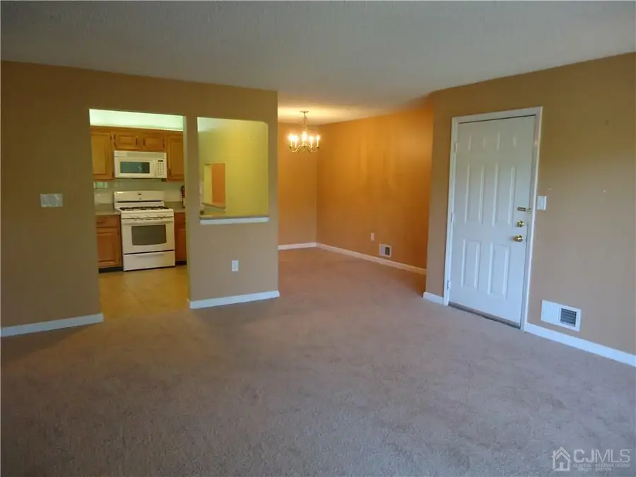 -313 Wimbeldon Court, North Brunswick, NJ 08902 - #3