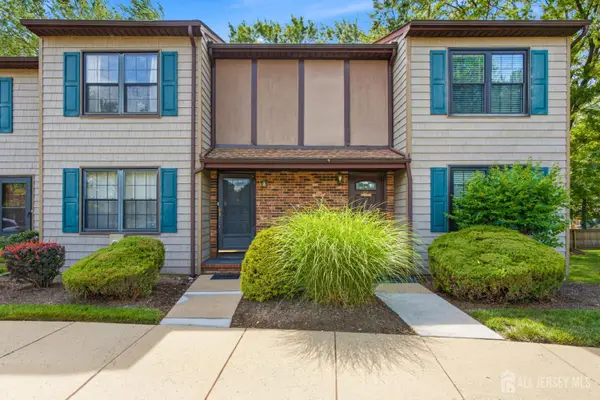 -51 Pheasant Run, Edison, NJ 08820