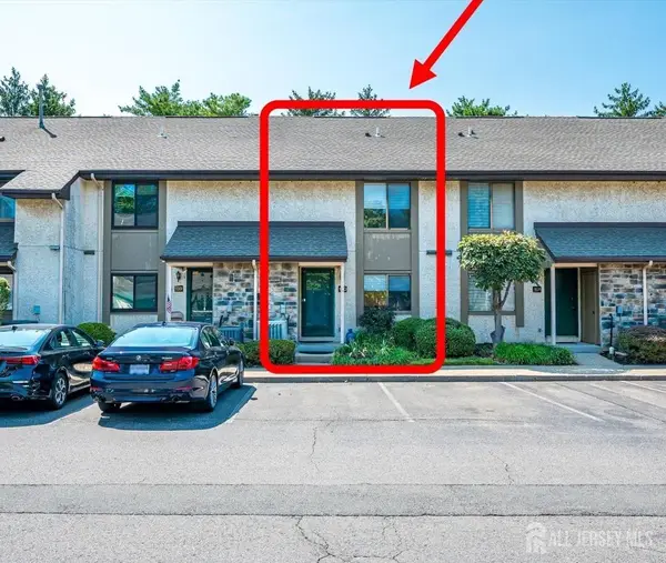 -160 Hampshire Drive, Plainsboro, NJ 08536