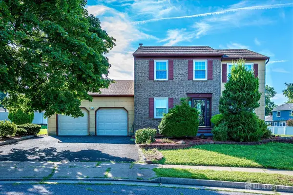 -10 Patriot Court, Edison, NJ 08820