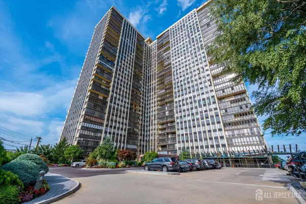 -300 Winston Drive #C2912, Cliffside Park, NJ 07010