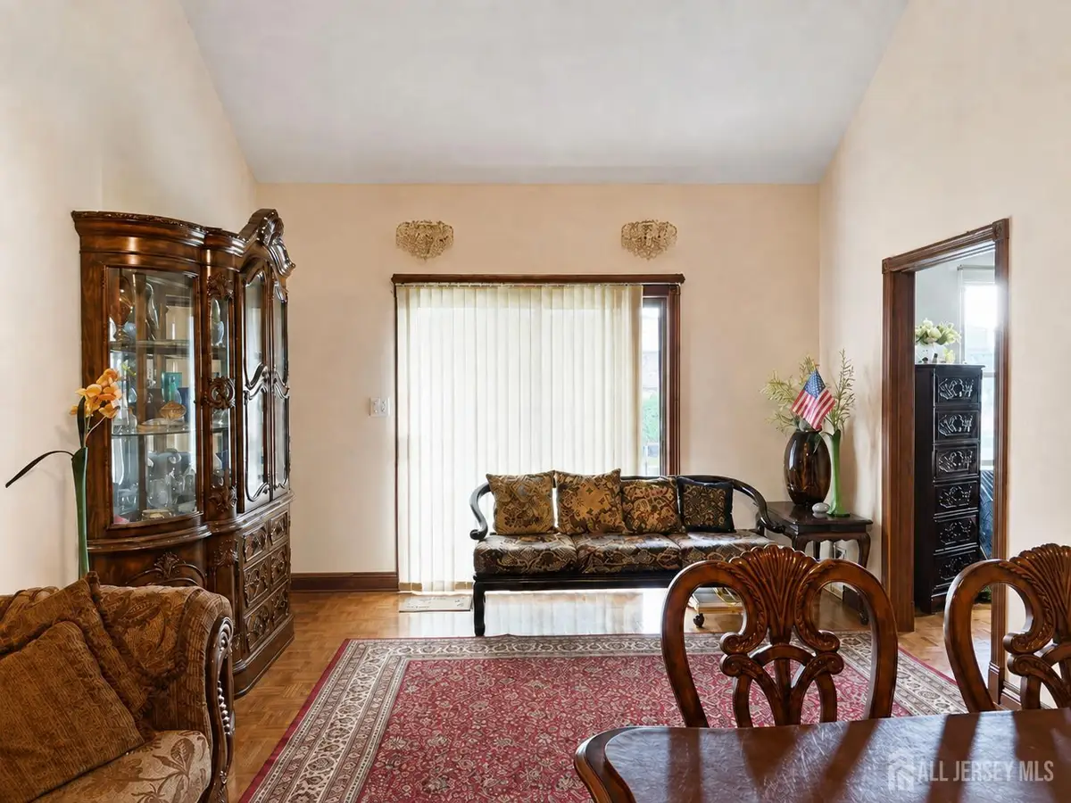 -112 Beverly Hills Terrace #E, Woodbridge, NJ 07095 - #1