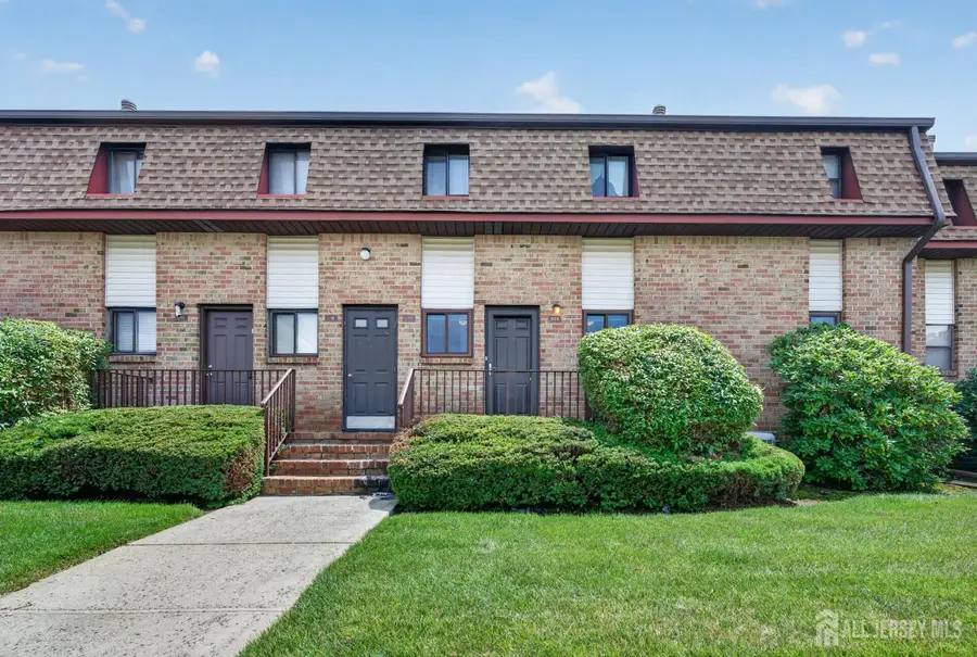 -809 N Oaks Boulevard, North Brunswick, NJ 08902 - #2