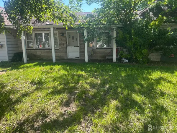 -20 Orchard Street, Carteret, NJ 07008