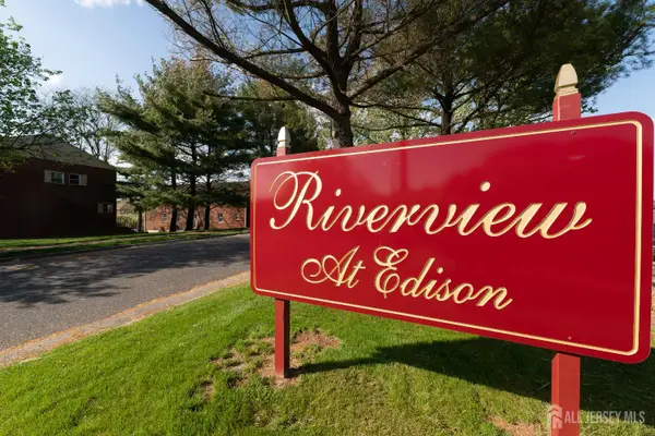 -21 York Drive #3B, Edison, NJ 08817