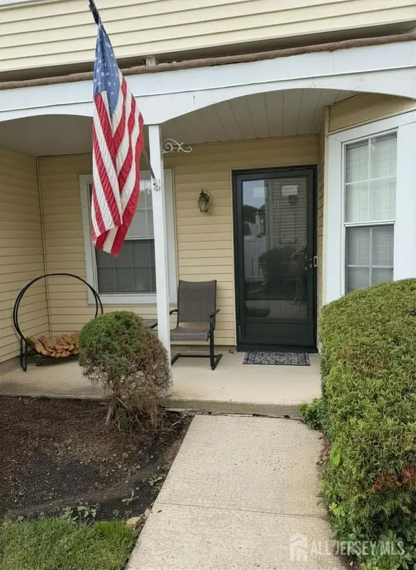 -30 Mill Run, Hightstown, NJ 08520