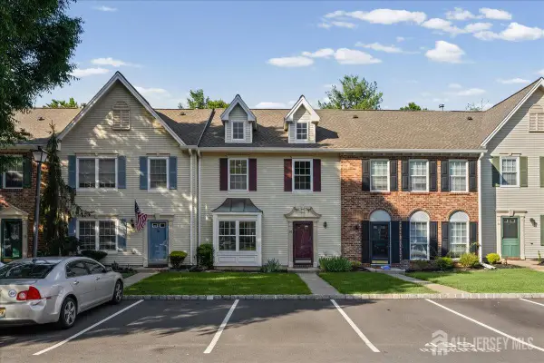 -36 Albury Way, North Brunswick, NJ 08902