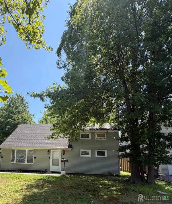 -19 David Court, Colonia, NJ 07067