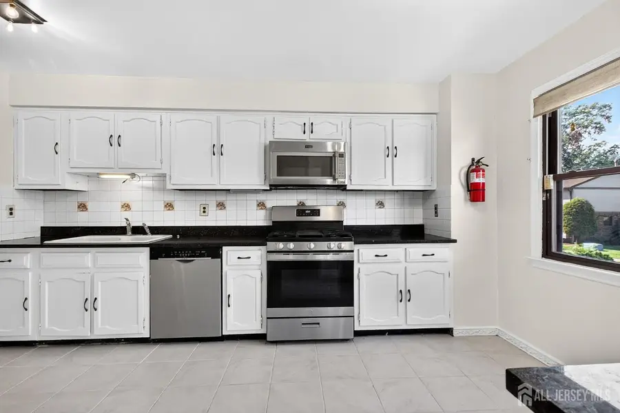 -71 Highview Drive, Woodbridge, NJ 07095 - #3