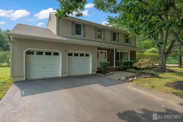 -9 Van Arsdale Court, East Brunswick, NJ 08816