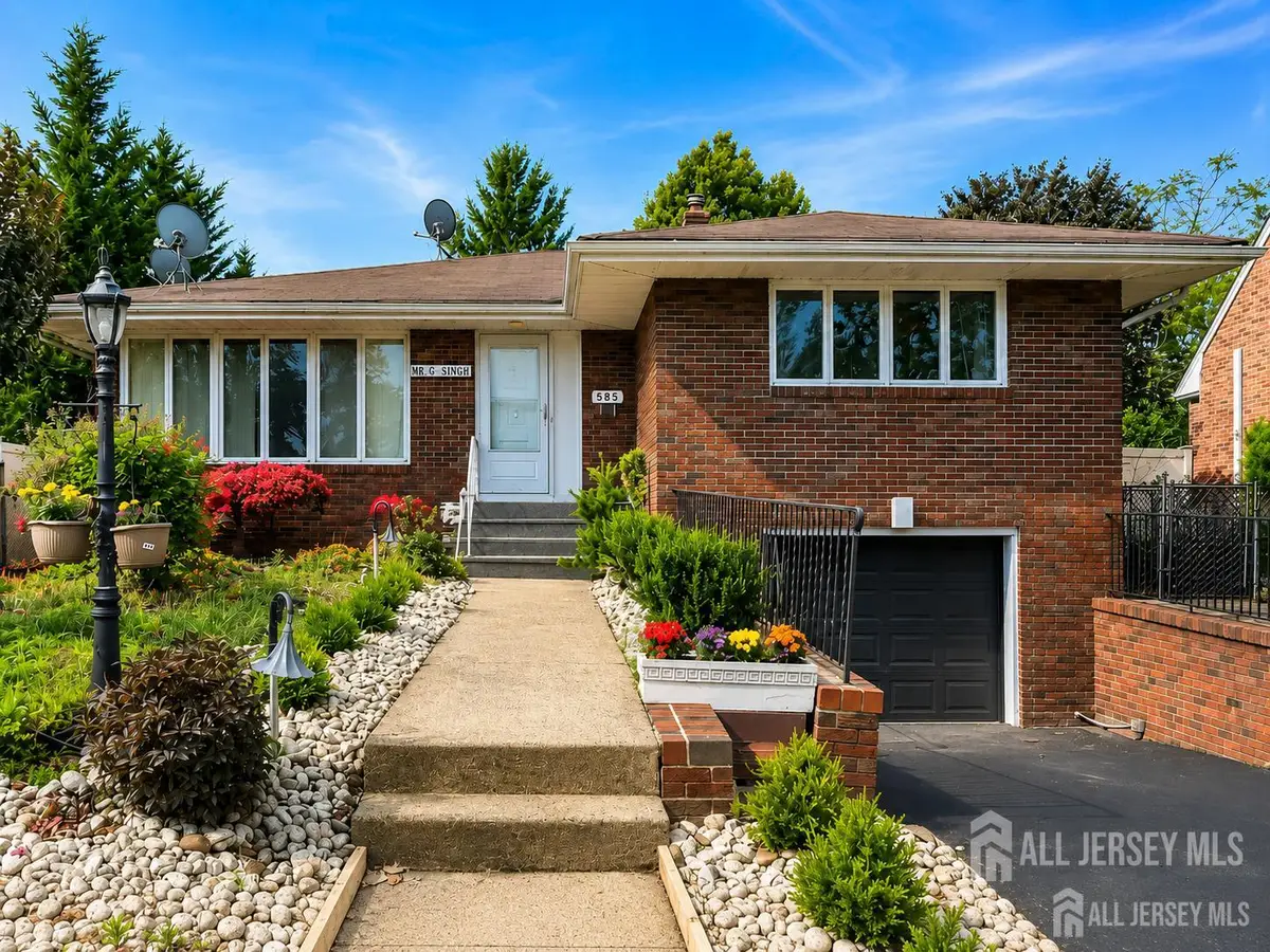 -585 Noe Avenue, Woodbridge, NJ 07095 - #1
