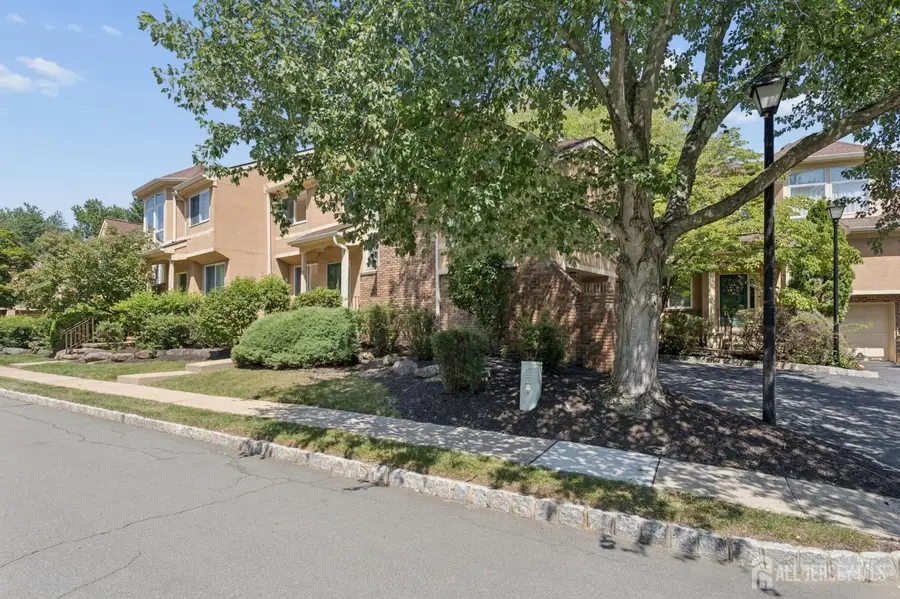 -41 Kingsland Circle, Heathcote, NJ 08852 - #2